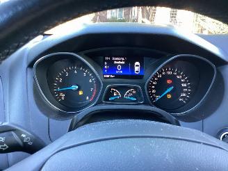 Ford Focus 1.0 Titanium picture 11