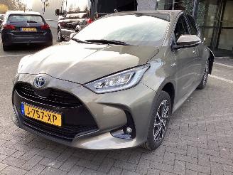 Damaged car Toyota Yaris Hybrid Dynamic 2020/11