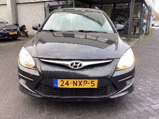 Hyundai I-30  picture 2