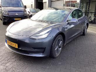 krockskadad bil auto Tesla Model 3 Standard RWD Plus 60 kWh 2020/3