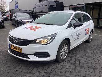krockskadad bil auto Opel Astra 1.2 Turbo Tourer 2022/5