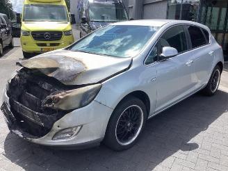 Auto da rottamare Opel Astra Astra J (PC6/PD6/PE6/PF6), Hatchback 5-drs, 2009 / 2015 1.4 Turbo 16V 2010/9