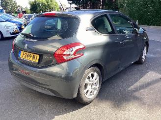 Peugeot 208 1.2 Vti Active picture 5