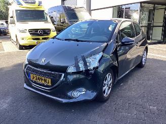 Auto incidentate Peugeot 208 1.2 Vtu Allure 2012/8