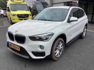 krockskadad bil auto BMW X1 sDrive18i 2017/5