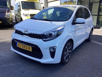Vaurioauto  passenger cars Kia Picanto 1.0 CVVT Design Edition 2019/1
