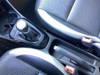 Kia Picanto 1.0 CVVT Design Edition picture 13