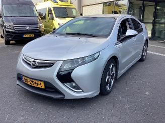 krockskadad bil auto Opel Ampera 1.4 2013/1