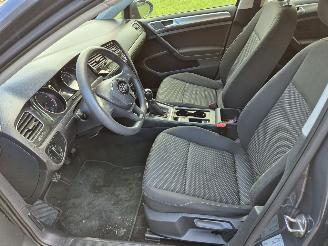 Volkswagen Golf 1.0 TSI Trendline picture 12