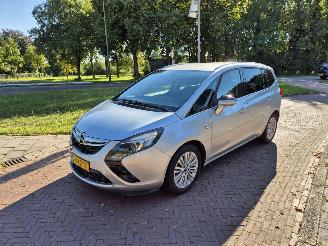 damaged passenger cars Opel Zafira 1.6 CDTI Design Edition 7p 2013/9