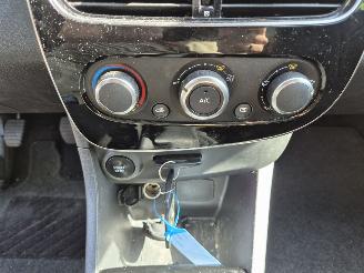 Renault Clio 0.9 TCe Limited picture 15