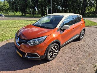 Vaurioauto  passenger cars Renault Captur 0.9 TCe Dynamic 2013/7
