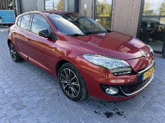 skadebil auto Renault Mégane 1.2 TCe Bose  navi clima camera PDC Keyles 2013/11