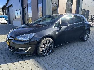 damaged passenger cars Opel Astra 1.4 Turbo Sport 88kw Navi Clima Cruise PDC 2013/9