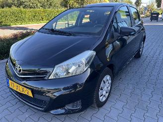 krockskadad bil auto Toyota Yaris 1.0 VVT-i Aspiration  Clima Navi Camera 2012/8