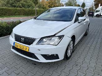 krockskadad bil auto Seat Leon 1.0 85Kw  EcoTSI Style Business Intense Navi Clima Cruise Pdc 2017/7