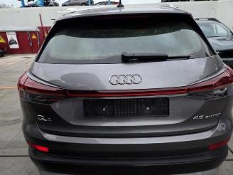 Coche siniestrado Audi Q4 Q4 (F4B), SUV, 2021 45 e-tron 82 kWh 2024/9
