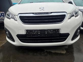 Peugeot 108 108, Hatchback, 2014 1.0 12V picture 2