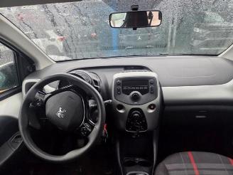 Peugeot 108 108, Hatchback, 2014 1.0 12V picture 3