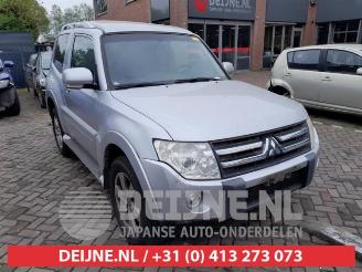 rozbiórka samochody osobowe Mitsubishi Pajero Pajero Hardtop (V8/9), Terreinwagen, 2007 3.2 DI-D 16V Autom. 2007/9