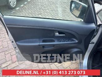 Kia Venga Venga, MPV, 2010 / 2019 1.4 CVVT 16V picture 9