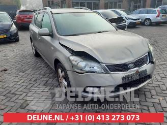 demontáž osobní automobily Kia Cee d Cee'd Sporty Wagon (EDF), Combi, 2007 / 2012 1.4 16V 2009/11