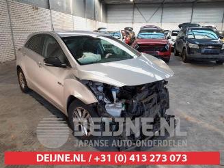 Vrakbiler auto Hyundai I-30 i30 (GDHB5), Hatchback, 2011 1.6 GDI Blue 16V 2014/8