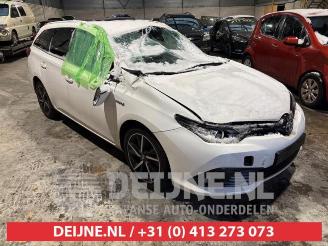 Vrakbiler auto Toyota Auris Touring Sports Auris Touring Sports (E18), Combi, 2013 / 2018 1.8 16V Hybrid 2018/9