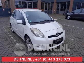 Vrakbiler auto Toyota Yaris Yaris II (P9), Hatchback, 2005 / 2014 1.8 16V VVT-i TS 2009/1