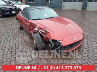 Vrakbiler auto Mazda MX-5 MX-5 RF (ND), Cabrio, 2015 1.5 Skyactiv G-131 16V 2020/11