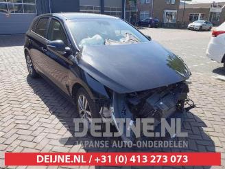 Coche siniestrado Hyundai I-30 i30 (PDEB5/PDEBB/PDEBD/PDEBE), Hatchback, 2016 1.0 T-GDI 12V 2017/3