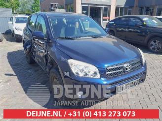 Vrakbiler auto Toyota Rav-4 RAV4 (A3), Terreinwagen, 2005 / 2012 2.0 16V VVT-i 4x4 2006/11