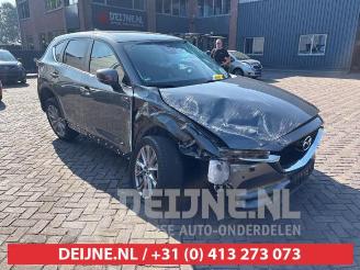 Vrakbiler auto Mazda CX-5 CX-5 (KF), SUV, 2016 2.0 SkyActiv-G 165 16V 2WD 2021/7