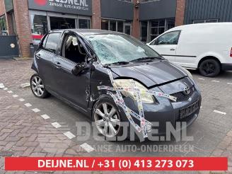 Vrakbiler auto Toyota Yaris Yaris II (P9), Hatchback, 2005 / 2014 1.8 16V VVT-i TS 2007/4