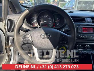 Kia Rio Rio III (UB), Hatchback, 2011 / 2017 1.2 CVVT 16V picture 16