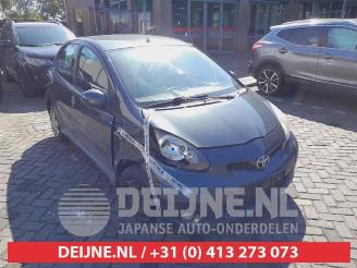 Salvage car Toyota Aygo Aygo (B10), Hatchback, 2005 / 2014 1.0 12V VVT-i 2009/1