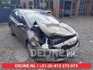 Vrakbiler auto Kia Cee d Cee'd Sportswagon (JDC5), Combi, 2012 / 2018 1.6 GDI 16V 2013/4