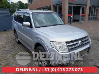 rozbiórka samochody osobowe Mitsubishi Pajero Pajero Hardtop (V8/9), Terreinwagen, 2007 3.2 DI-D 16V Autom. 2009/2