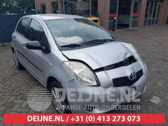 Vrakbiler auto Toyota Yaris Yaris II (P9), Hatchback, 2005 / 2014 1.0 12V VVT-i 2008/3