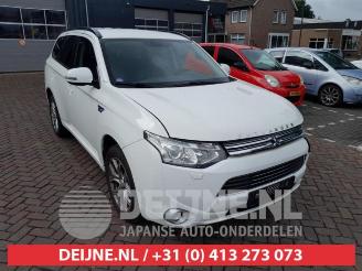 Uttjänta bilar auto Mitsubishi Outlander Outlander (GF/GG), SUV, 2012 / 2022 2.0 16V PHEV 4x4 2013/12