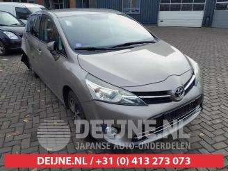 Coche siniestrado Toyota Verso Verso, MPV, 2009 / 2018 1.6 16V VVT-i 2014/10