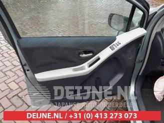 Toyota Yaris Yaris II (P9), Hatchback, 2005 / 2014 1.3 16V VVT-i picture 10