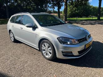 Damaged car Volkswagen Golf Variant 1.0 tsi Comfortline 2016/6