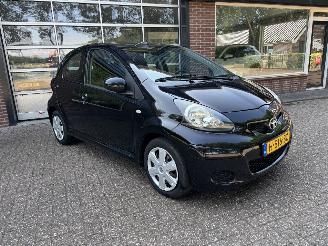 damaged passenger cars Toyota Aygo Comfort Airco/elec.pakket 5-drs 2010/9