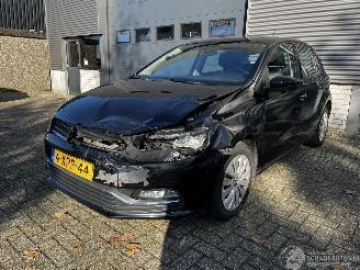 Vaurioauto  passenger cars Volkswagen Polo 1.2TSI 5 DEURS AIRCO / NAVI / CRUISE 2014/10