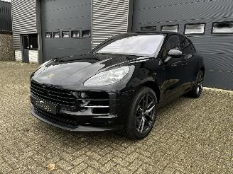 damaged passenger cars Porsche Macan 3.0 S 2020/6