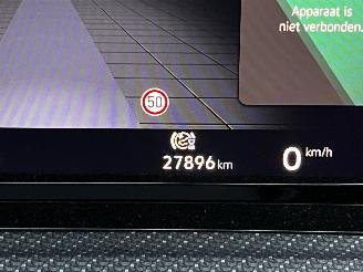 Volkswagen Golf 1.5 eTSI R-LINE AUTOMAAT / NAVI / CRUISE ENZ ENZ picture 18