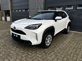 Schadeauto Toyota Yaris Cross 1.5 Hybrid AUTOMAAT / CAMERA / APPLE CARPLAY 2025/1
