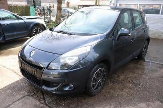 Uttjänta bilar auto Renault Scenic Scenic III (JZ), MPV, 2009 / 2016 1.4 16V TCe 130 2010/1