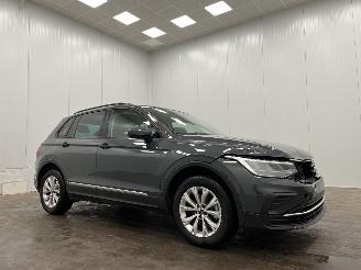 Schadeauto Volkswagen Tiguan 1.5 TSI DSG Navi Clima 2023/10